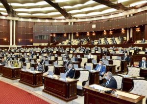 Milli Məclis telefon qadağasını ləğv etdi