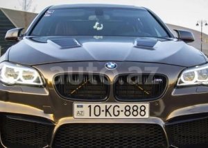 Məşhur iş adamının bahalı maşınlarına həbs qoyuldu - Foto