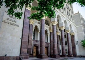 AMEA-nın alimləri nə qədər maaş alır? -