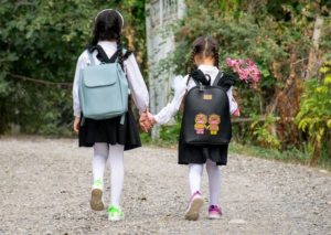 Övladı məktəbə gedənlərin NƏZƏRİNƏ