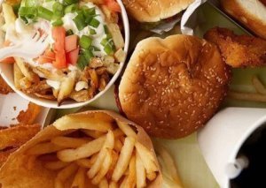 Ürək tutması və insult riskini 67% artıran qidalar açıqlanıb