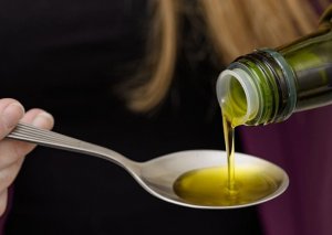 Hər gün bir qaşıq zeytun yağı içməyin inanılmaz faydası