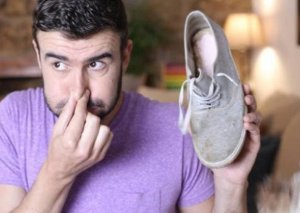 Sizi utandıran ayaqqabı qoxusundan belə qurtulun – 2 QIZIL ÜSUL