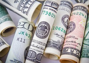 Dollar almaq istəyənlərin NƏZƏRİNƏ