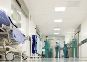 Məktəbdə yandırılan şagirdin VƏZİYYƏTİ AĞIRDIR