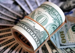 Dollar almaq istəyənlərin NƏZƏRİNƏ