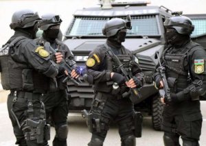 Polis əməliyyat keçirdi - 200 nəfər saxlanıldı