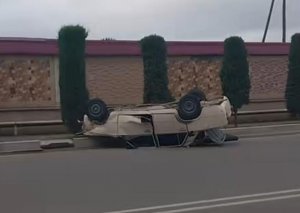 Ağcabədidə iki avtomobil toqquşdu - 3 yaşlı uşaq da xəsarət aldı