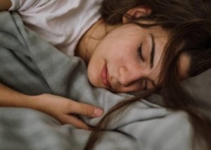 Yatmazdan əvvəl bunu edin: Həm dərin yatın, həm də xoşbəxt oyanın