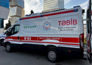 Təcili yardım maşını piyadanı vurdu -