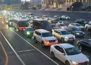 Bakının bir sıra yollarında tıxac var - SİYAHI