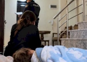 Bakıda körpəsini qonşuya əmanət edən ana evə qayıdanda meyitini tapdı