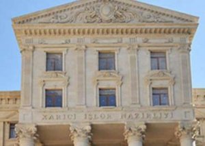 Rəsmi Bakıdan müharibə -