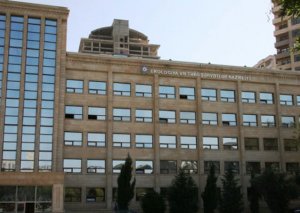 İki nazirlikdən 30 nəfər işdən çıxarılıb