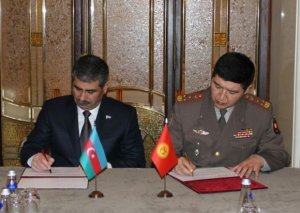 Zakir Həsənov Moskvada iki ölkə ilə hərbi əməkdaşlıq sənədi imzaladı