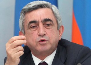 Sarkisyan hərbçiləri döydürdü