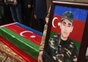 Şəhidlərimiz torpağa tapşırılır