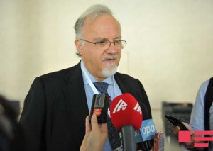 Səfir: “Fransa dialoqu bərpa etməyə çalışır”