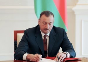 İlham Əliyev aprel müharibəsinin qəhrəmanlarını təltif etdi