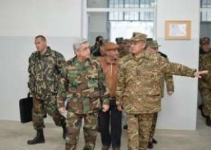 Sarkisyan Müdafiə Nazirliyini dağıtdı, generalları qovdu