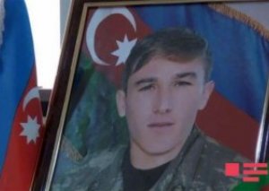 Şəhid əsgərin medalı ailəsinə təqdim olundu