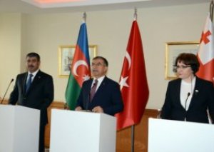Müdafiə nazirlərinin növbəti üçtərəfli görüşü Batumidə keçiriləcək