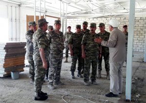 Müdafiə naziri cəbhə bölgəsində tikinti işlərini yoxladı