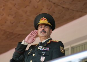 Zakir Həsənov Bəhreynə yola düşdü