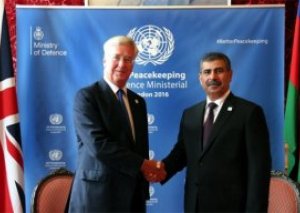 Zakir Həsənov Böyük Britaniyanın müdafiə naziri ilə görüşüb
