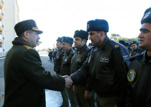 Zakir Həsənov hərbçilərə ev verdi –