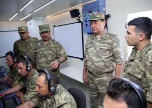 Müdafiə Nazirliyinin rəhbərliyi HHQ Təlim Mərkəzində olub