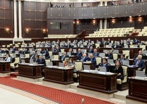 Yenidən hazırlanan “Silahlı Qüvvələr haqqında” qanun layihəsi MM-də müzakirəyə çıxarılır