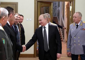 Azərbaycan müdafiə nazirinin müavini Vladimir Putinlə görüşüb