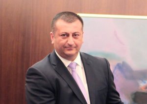 "O gəlsin, bu getsin" kimi məsələlərə qarışmıram" - Zaur Axundov