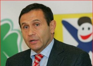 Su İdmanı Beynəlxalq Federasiyasının vitse-prezidenti saxlanılıb