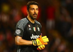Buffon 300-ə çatdı