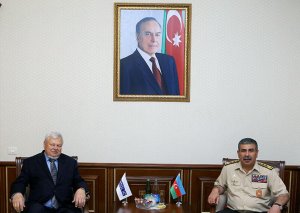 Azərbaycanın müdafiə naziri Anjey Kaspşiklə görüşüb