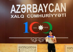 Pauerliftinq üzrə beynəlxalq turnirdə qadın idmançımız birinci oldu