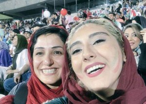 İranda qadınlar ilk dəfə stadiona giriş hüququ əldə etdi