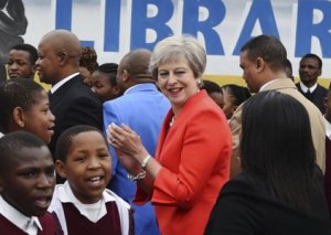 Böyük Britaniyanın Baş naziri Afrikaya səfər edib
