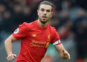 Henderson "Liverpul"la yeni müqavilə imzaladı